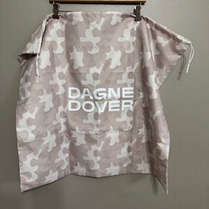 Dagne Dover XL camo dust bag with cinch closure